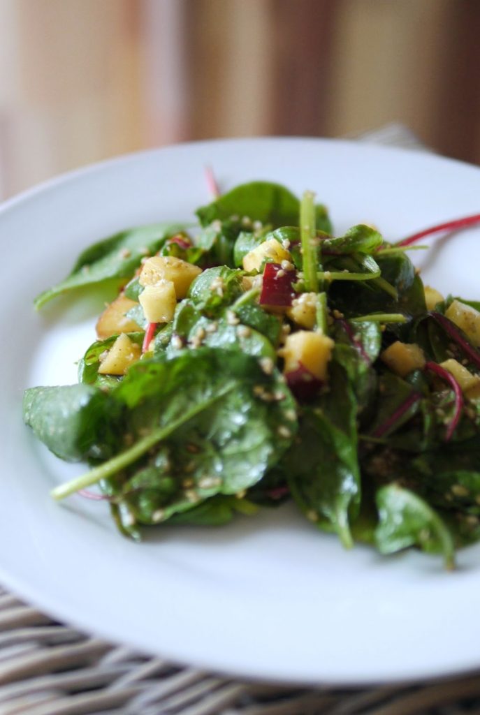 Spinat-Nektarinen-Salat mit Sesam Dressing | Salat | Sommerküche | Rezept