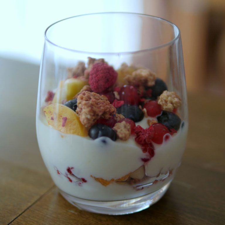 Joghurt-Beeren-Trifle
