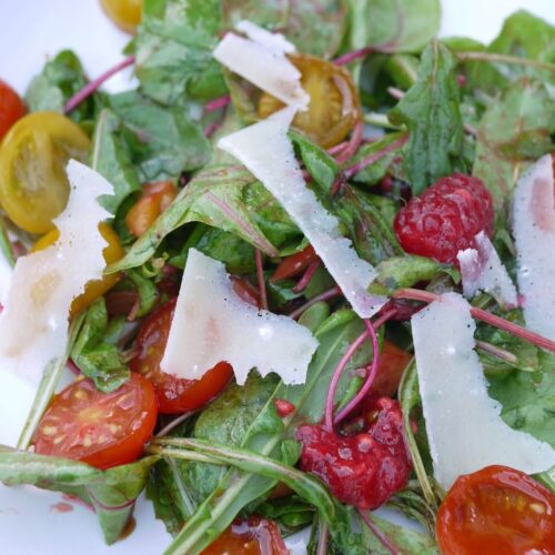Sommersalat mit Früchten