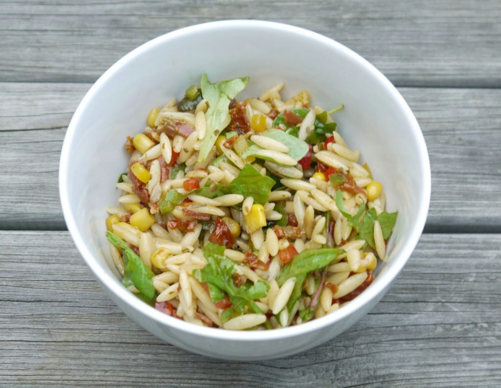 Kritharaki-Salat mit Paprika | Rezept | Kochen | Nudeln | Grillen | Beilage