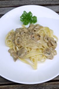 Pasta mit Champignon-Rahm-Soße