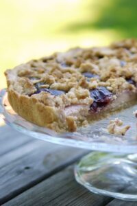Zwetschgen-Pudding-Tarte mit Streuseln