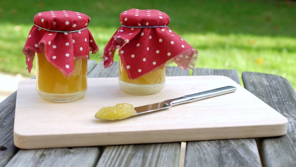 Schweizer Bürli mit Apfel-Orangenpunsch-Marmelade | Rezept | Brötchen 