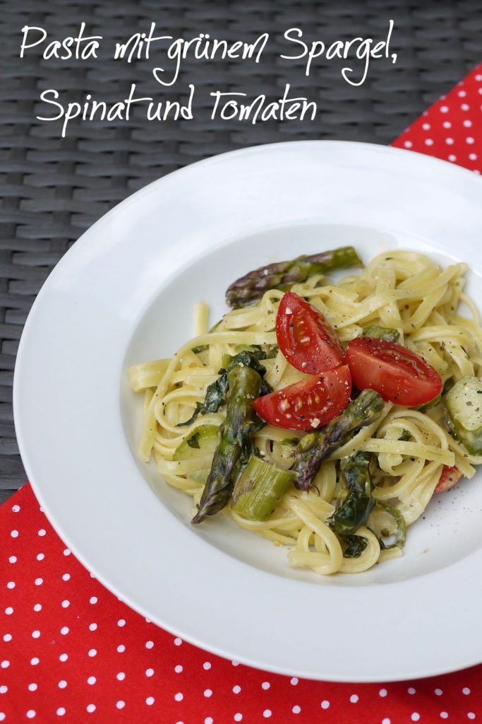 Experimente aus meiner Küche: Pasta mit Spargel, Spinat und Tomaten
