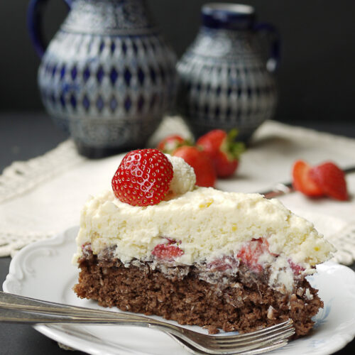 Raffaellottorte mit Erdbeeren