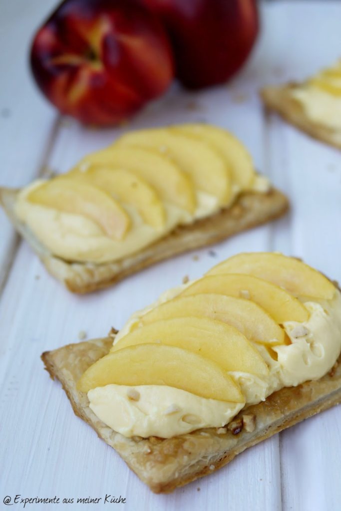 Experimente aus meiner Küche: Knuspergebäck mit Nektarinen
