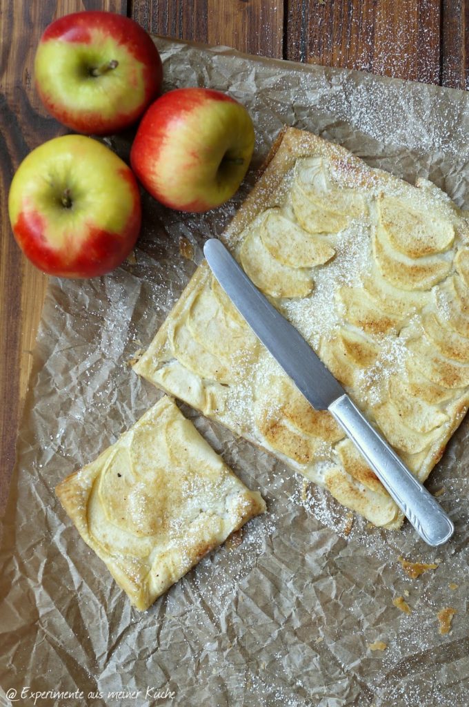 Apfel-Blätterteig-Schnitten mit Marzipanschmand - Experimente aus ...