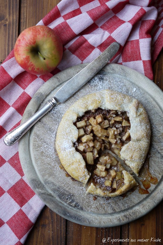 Experimente aus meiner Küche: Apfel-Zimt-Galette mit Walnüssen