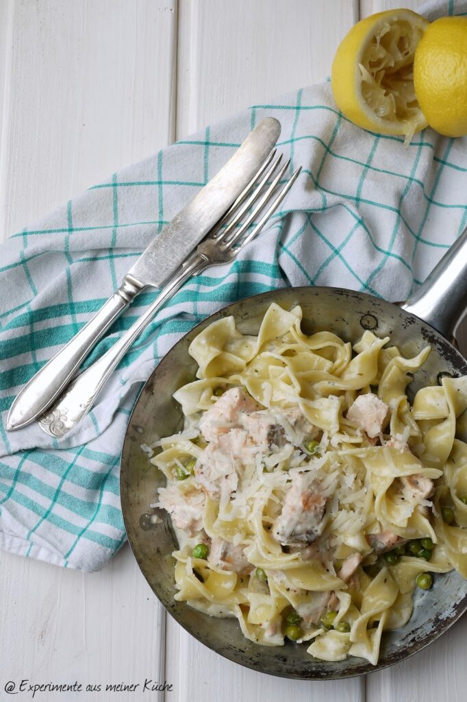 Bandnudeln mit Lachs