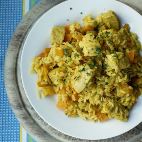 Orientalisches Hähnchen mit Möhren und Aprikosen