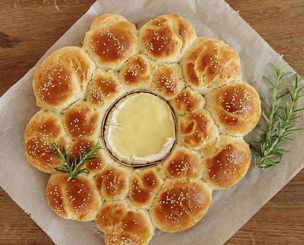 Experimente aus meiner Küche: Brötchensonne mit Camembert #breadbakingfriday