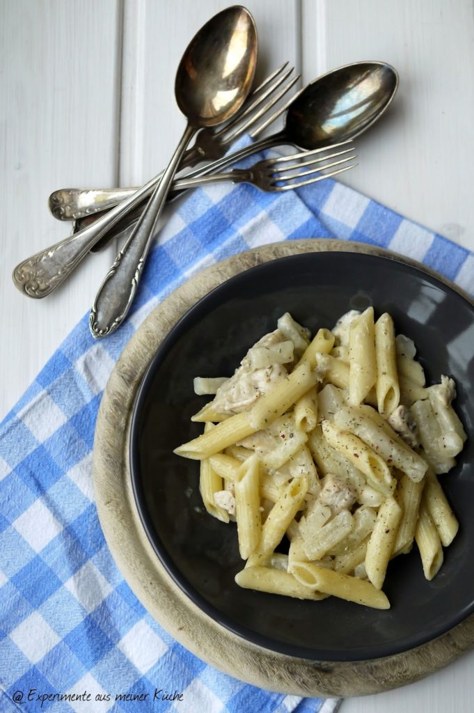 Experimente aus meiner Küche: Pasta in cremiger Kohlrabi-Hähnchen-Soße