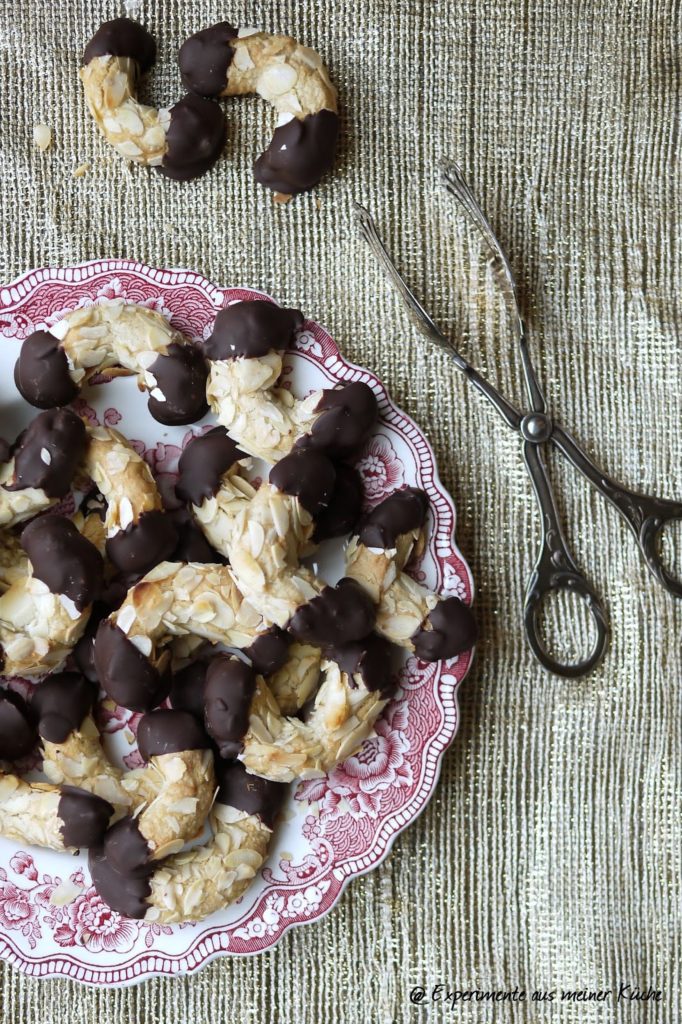 Experimente aus meiner Küche: Mandel-Lebkuchen-Hörnchen