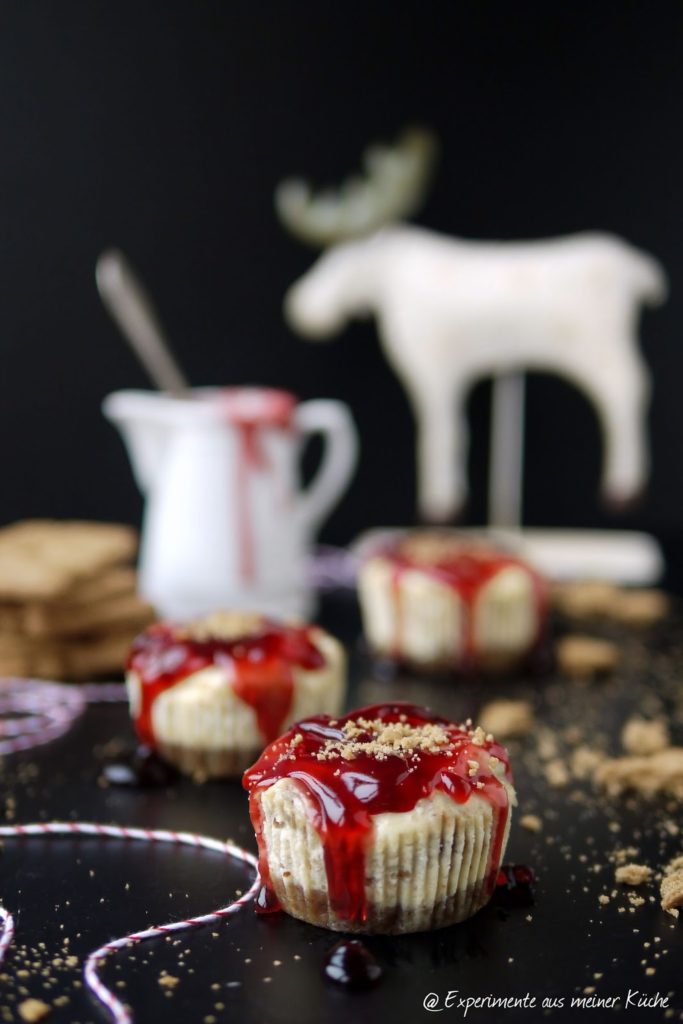 Experimente aus meiner Küche: Mini-Spekulatius-Cheesecake mit Heidelbeerglühwein-Topping