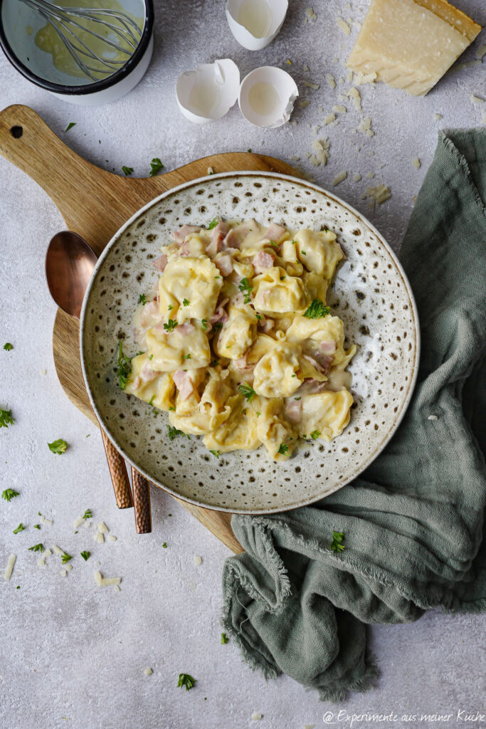 Tortellini mit Schinken-Sahne-Soße