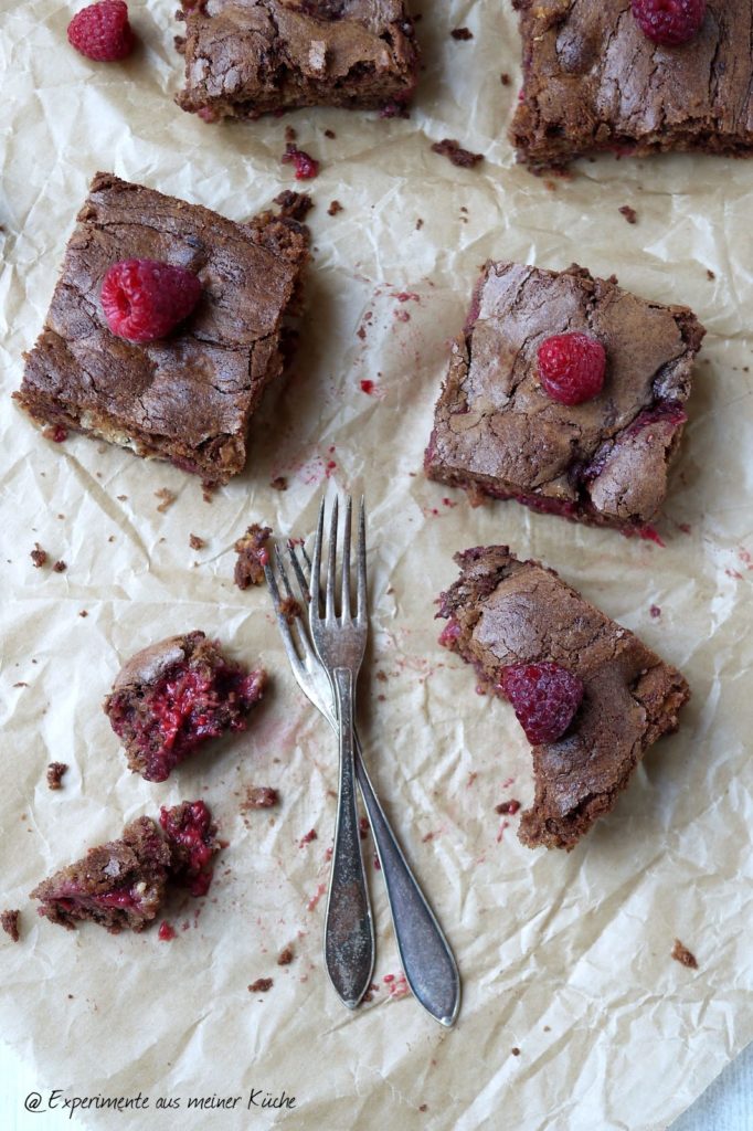Experimente aus meiner Küche: Brownies mit Himbeeren und weißer Schokolade
