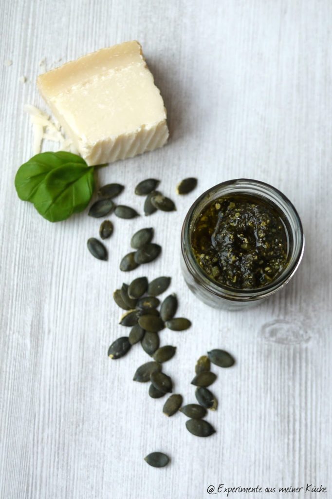 Experimente aus meiner Küche: Kürbiskern-Basilikum-Pesto #pestostorm
