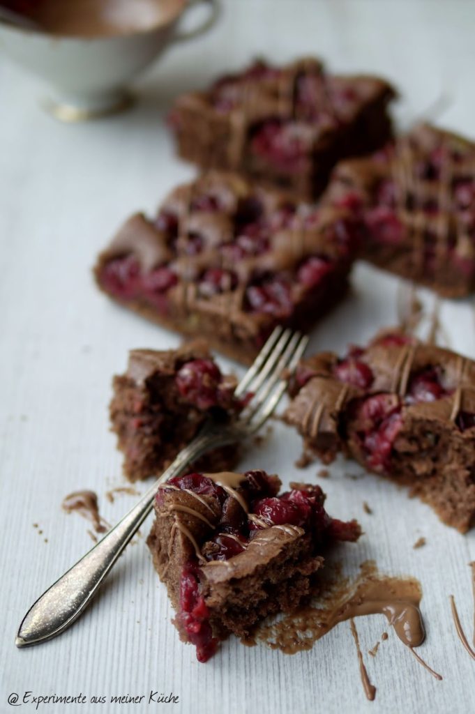 Experimente aus meiner Küche: Schokoladiger Schoko-Kirsch-Kuchen
