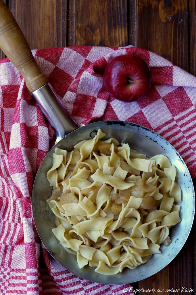 Experimente aus meiner Küche: Süße Nudelpfanne mit Zimtäpfeln