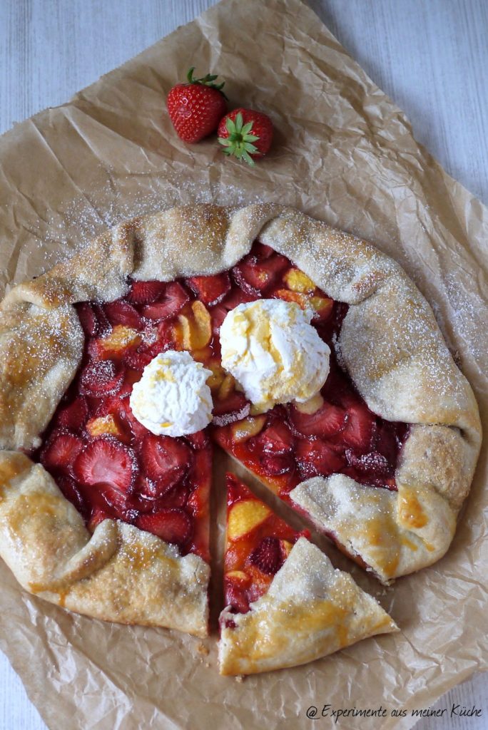 Experimente aus meiner Küche: Erdbeer-Nektarinen-Galette