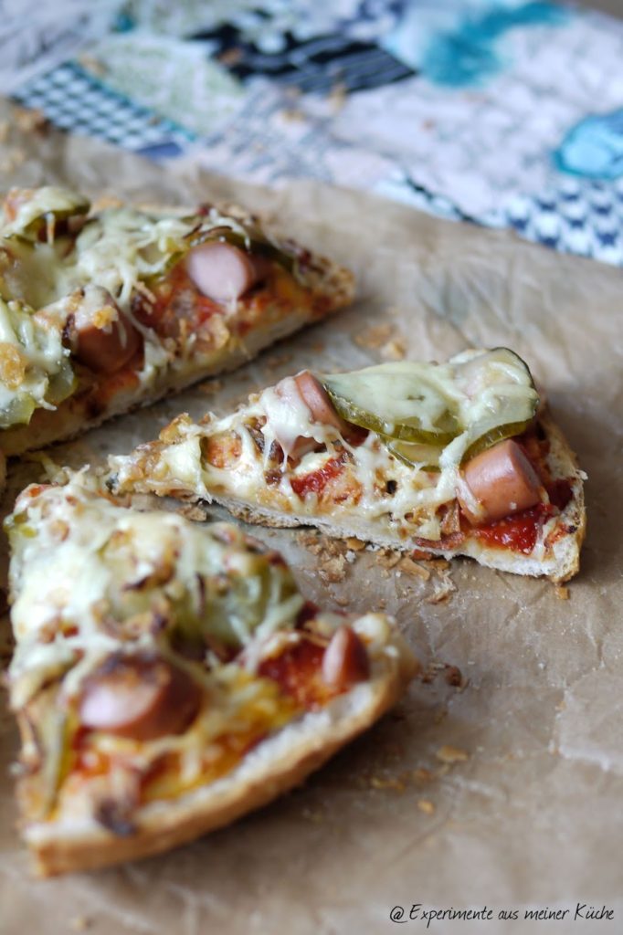 Experimente aus meiner Küche: Hot Dog-Fladenbrotpizza