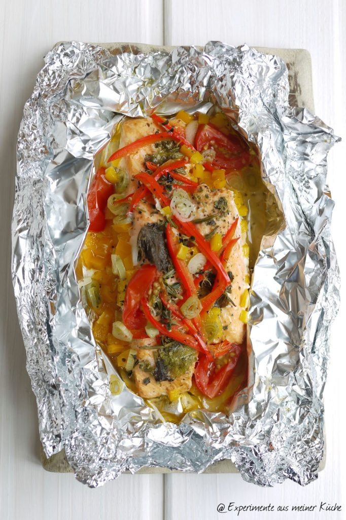 Experimente aus meiner Küche: Lachs-Gemüse-Päckchen mit Sahne-Dill-Senfsoße