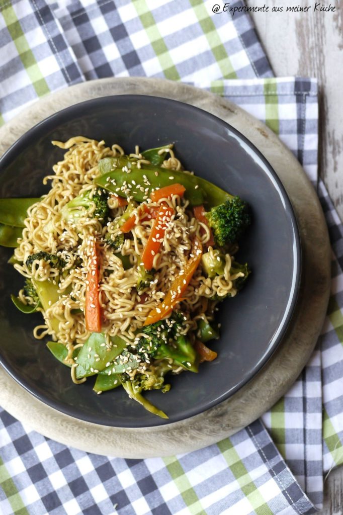 Experimente aus meiner Küche: Asiatische Gemüsepfanne mit Sesam