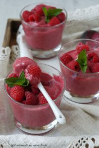 Frozen-Beeren-Skyr