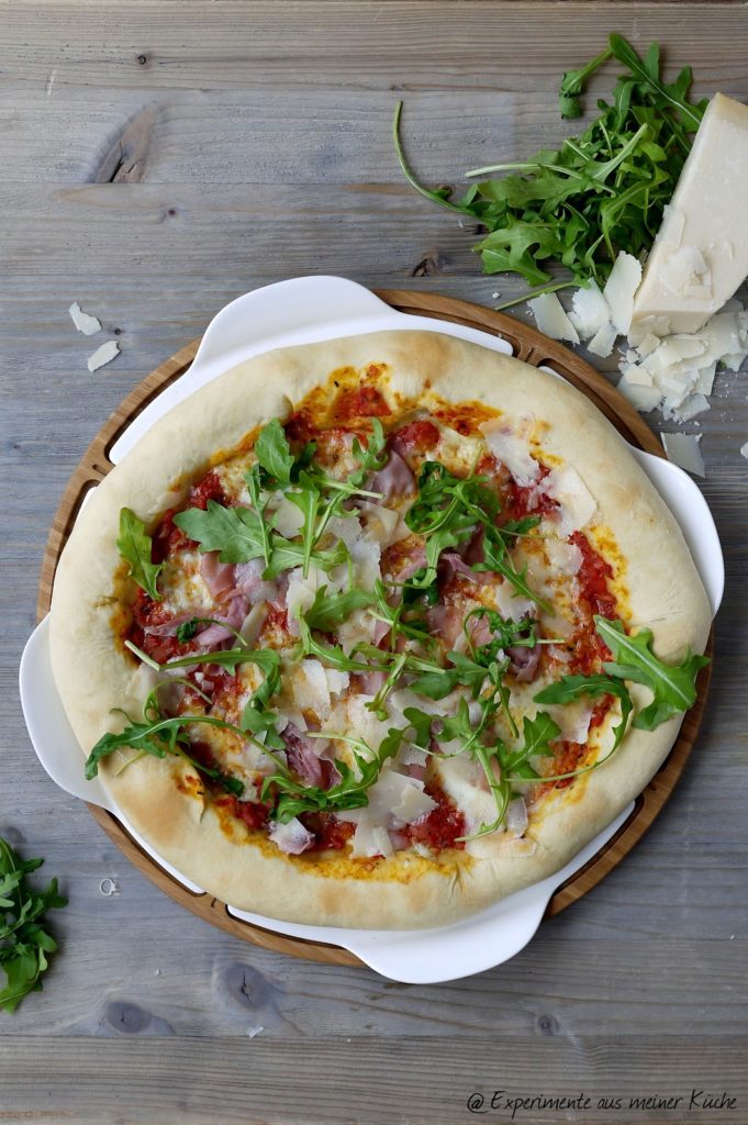 Experimente aus meiner Küche: Pizza Rucola mit Parmaschinken