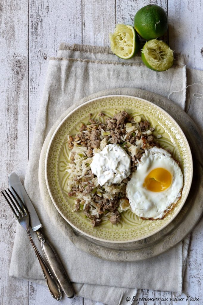 Experimente aus meiner Küche: Reispfanne mit Hackfleisch, Frühlingszwiebel und Limette