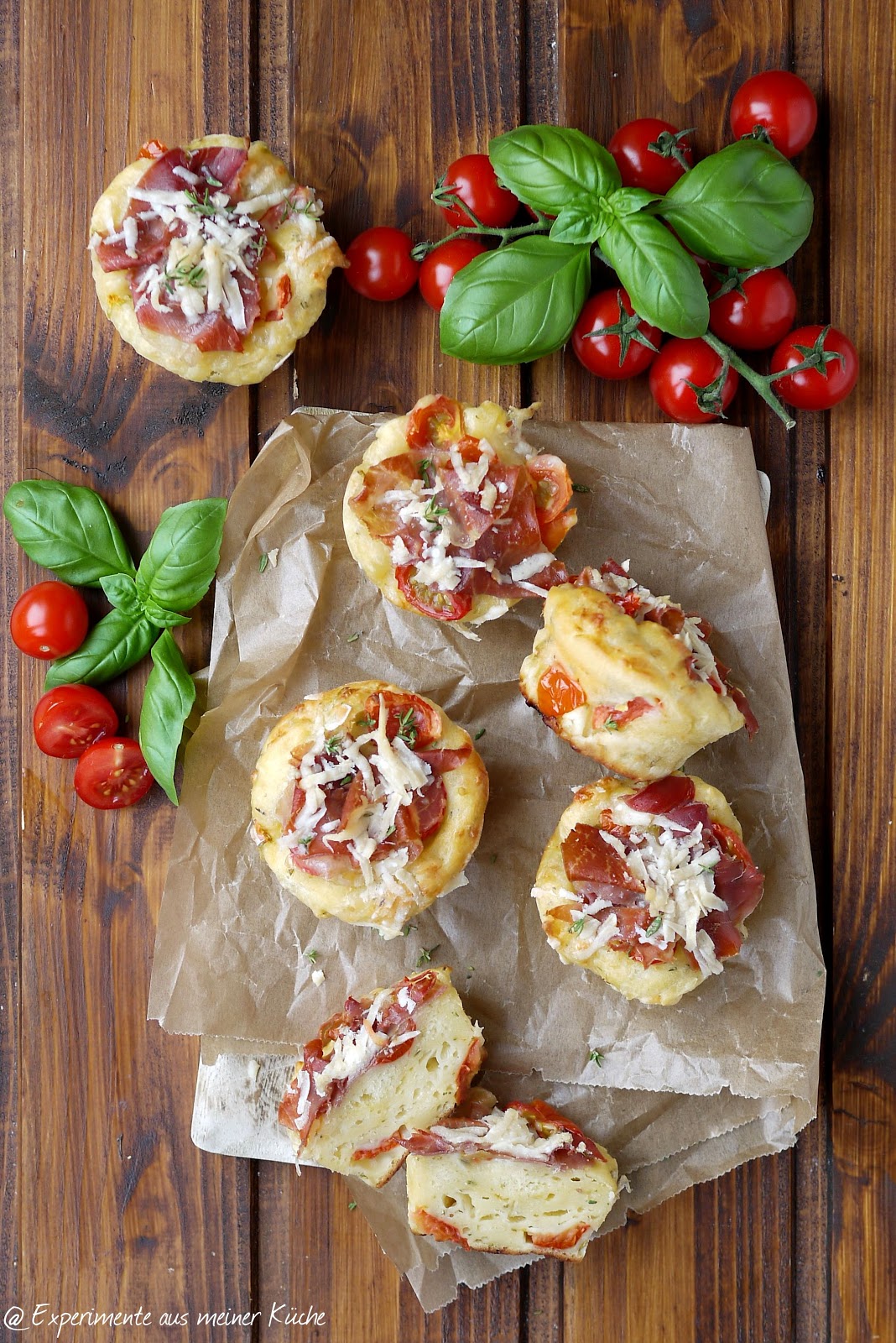Herzhafte Muffins mit Tomaten und Skyr