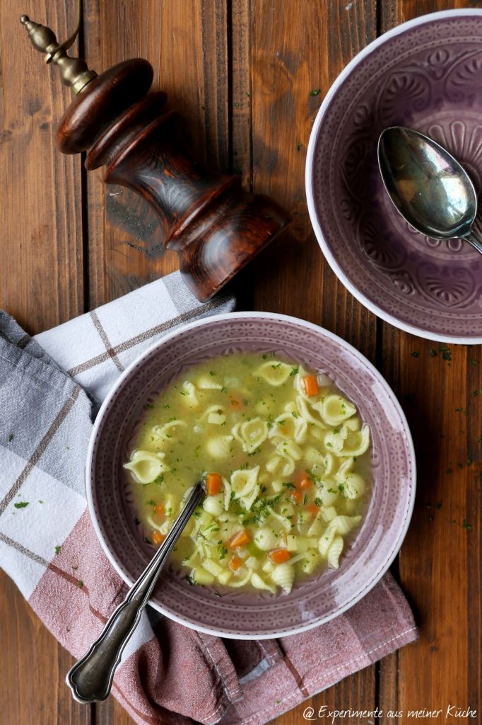 Experimente aus meiner Küche: Gemüse-Nudel-Suppe