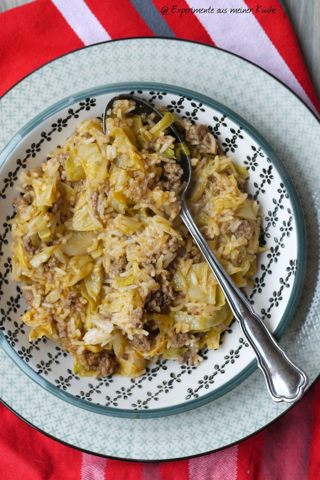 Spitzkohl Mit Hackfleisch Und Reis