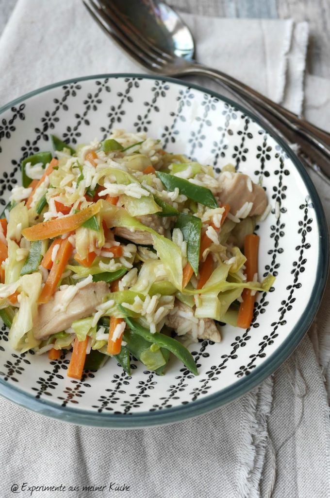 Experimente aus meiner Küche: Asiatische Reispfanne mit Erdnuss-Sauce