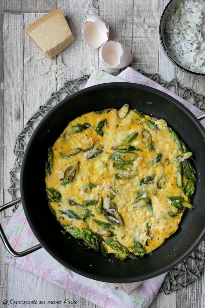 Spargel-Omelett mit Radieschen-Quark | Essen | Kochen | Rezept | Weight Watchers
