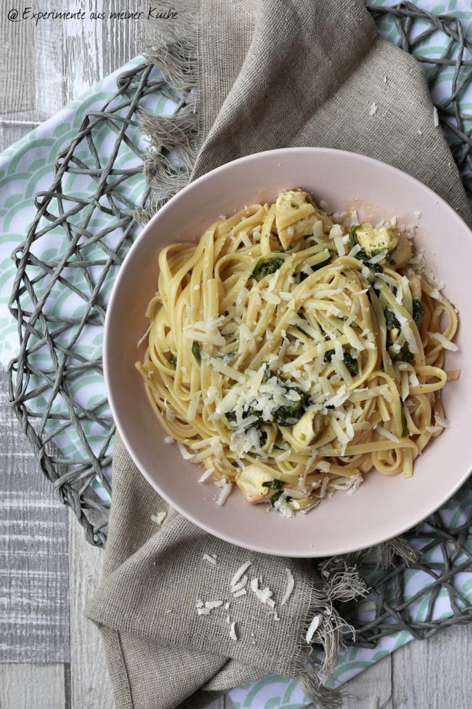 Spaghetti in cremiger Spinat-Frischkäsesauce mit Hähnchen | Rezept | Kochen | Essen