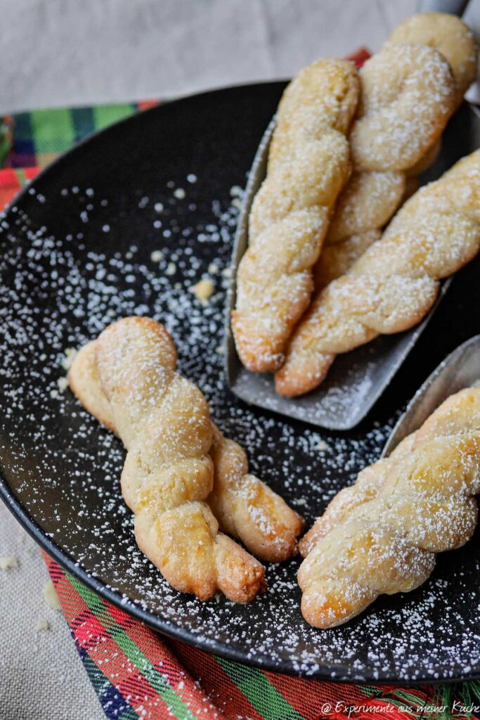 Marzipanzöpfe backen