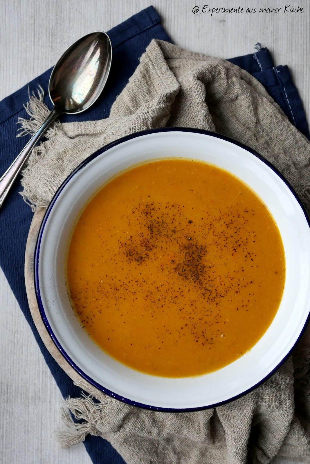 Möhren-Erdnuss-Suppe