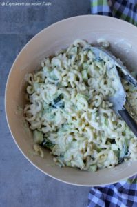 Leichter Tzatziki-Nudelsalat