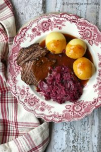 Rinderbraten für Weihnachten mit Preiselbeeren