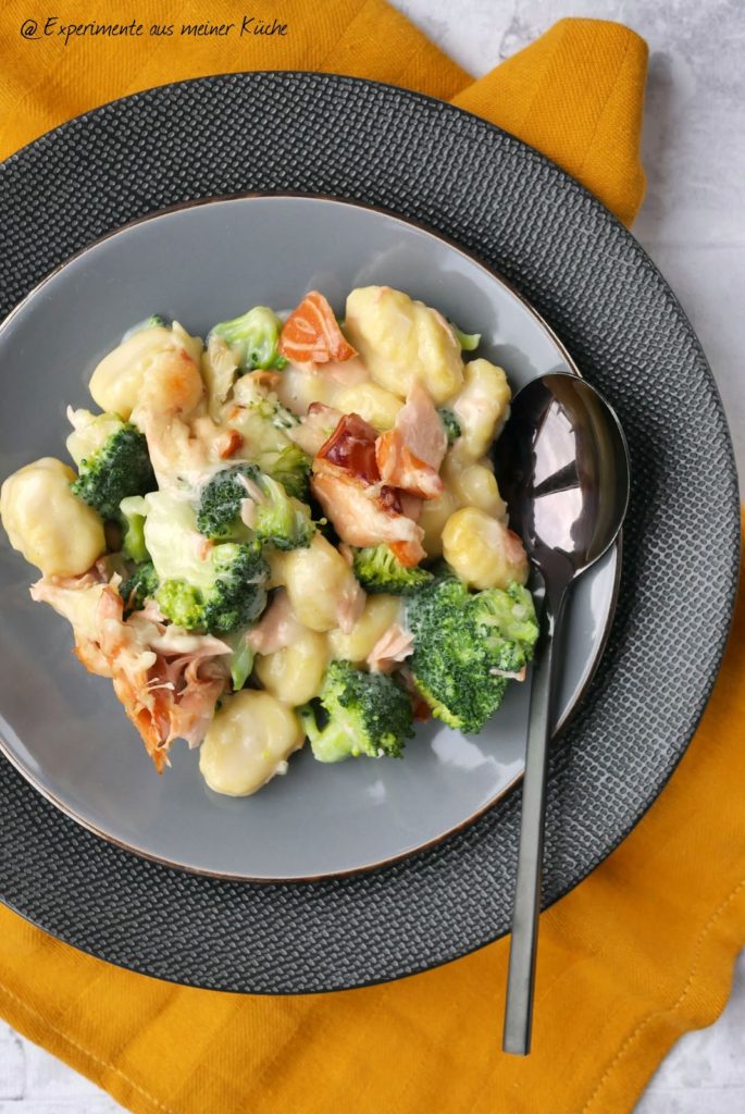 Brokkoli-Lachs-Auflauf mit Gnocchi | Rezept | Kochen | Essen | Weight Watchers 
