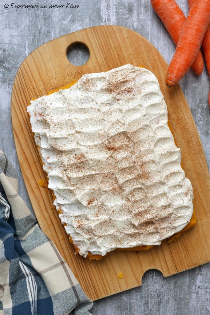 Leichter Möhrenkuchen mit Frischkäsetopping | Rezept | Kuchen | Backen | Ostern | Weight Watchers