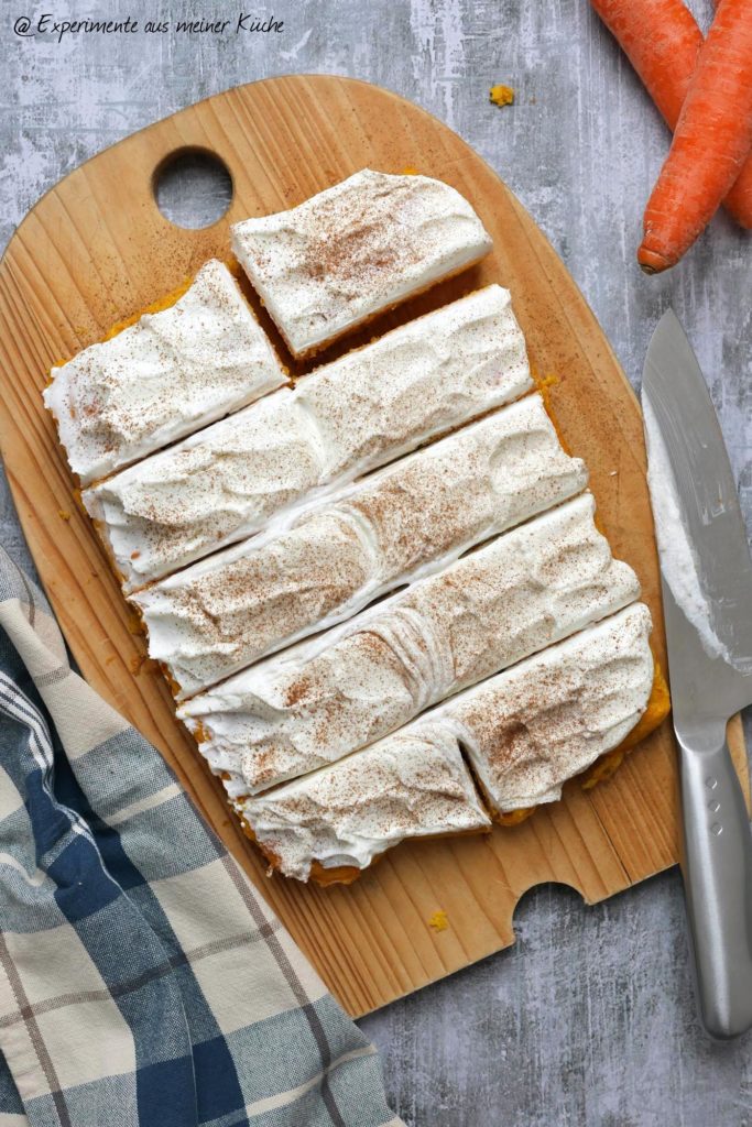 Leichter Möhrenkuchen mit Frischkäsetopping | Rezept | Kuchen | Backen | Ostern | Weight Watchers