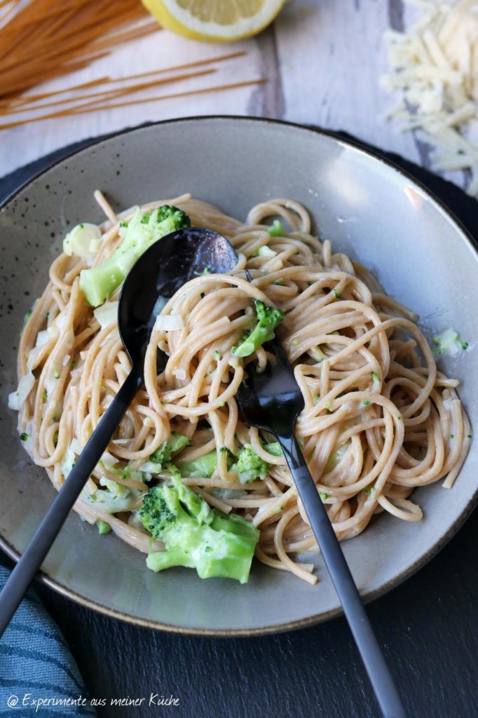 Spaghetti mit Brokkoli-Lauch-Soße | Rezept | Kochen | Essen | Weigt Watchers