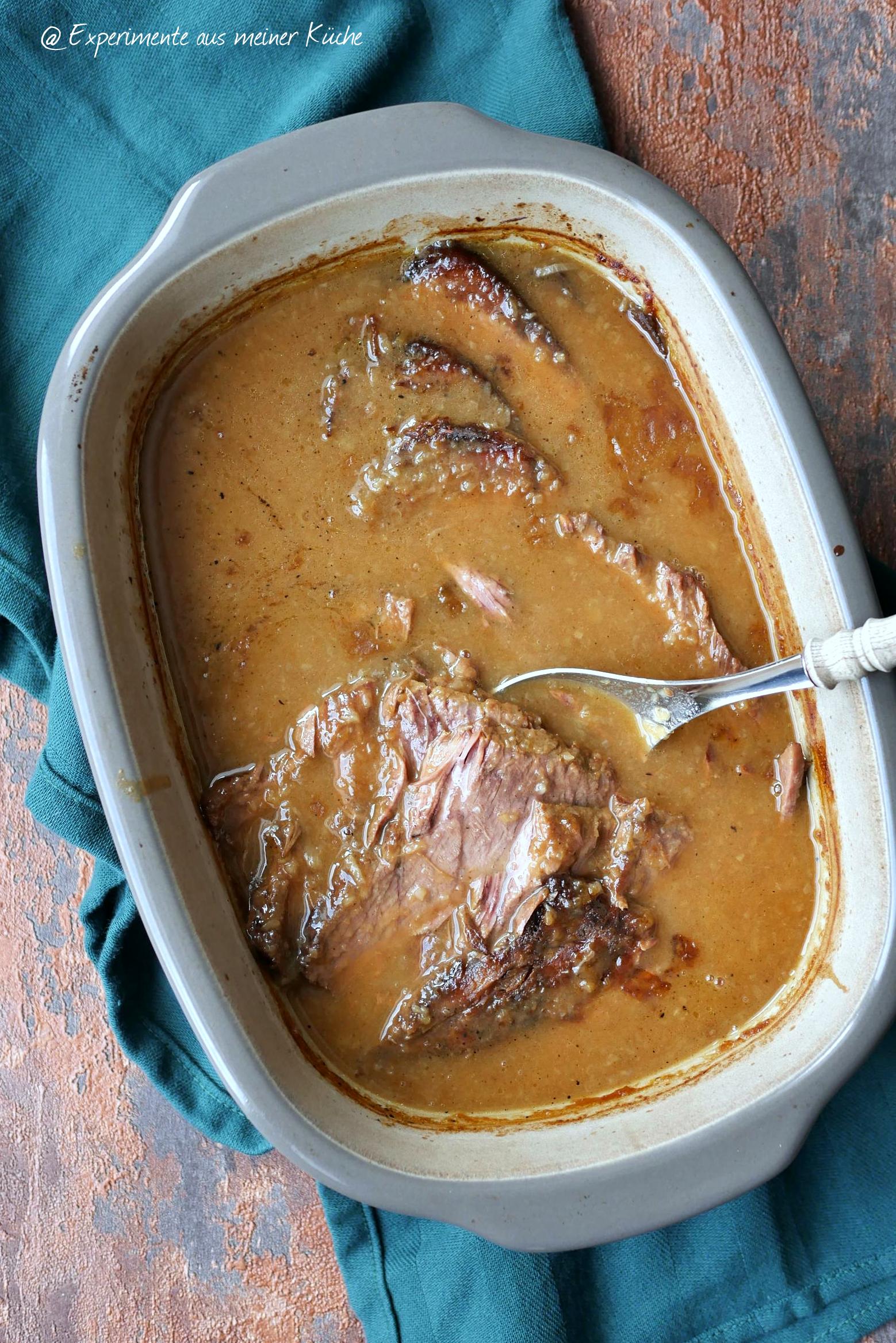 Rinderbraten mit Zwiebelsoße