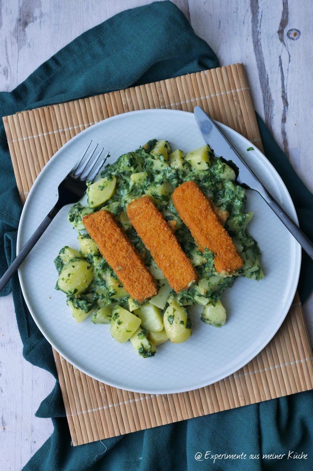 Vegetarischer Fischstäbchen Auflauf mit Spinat