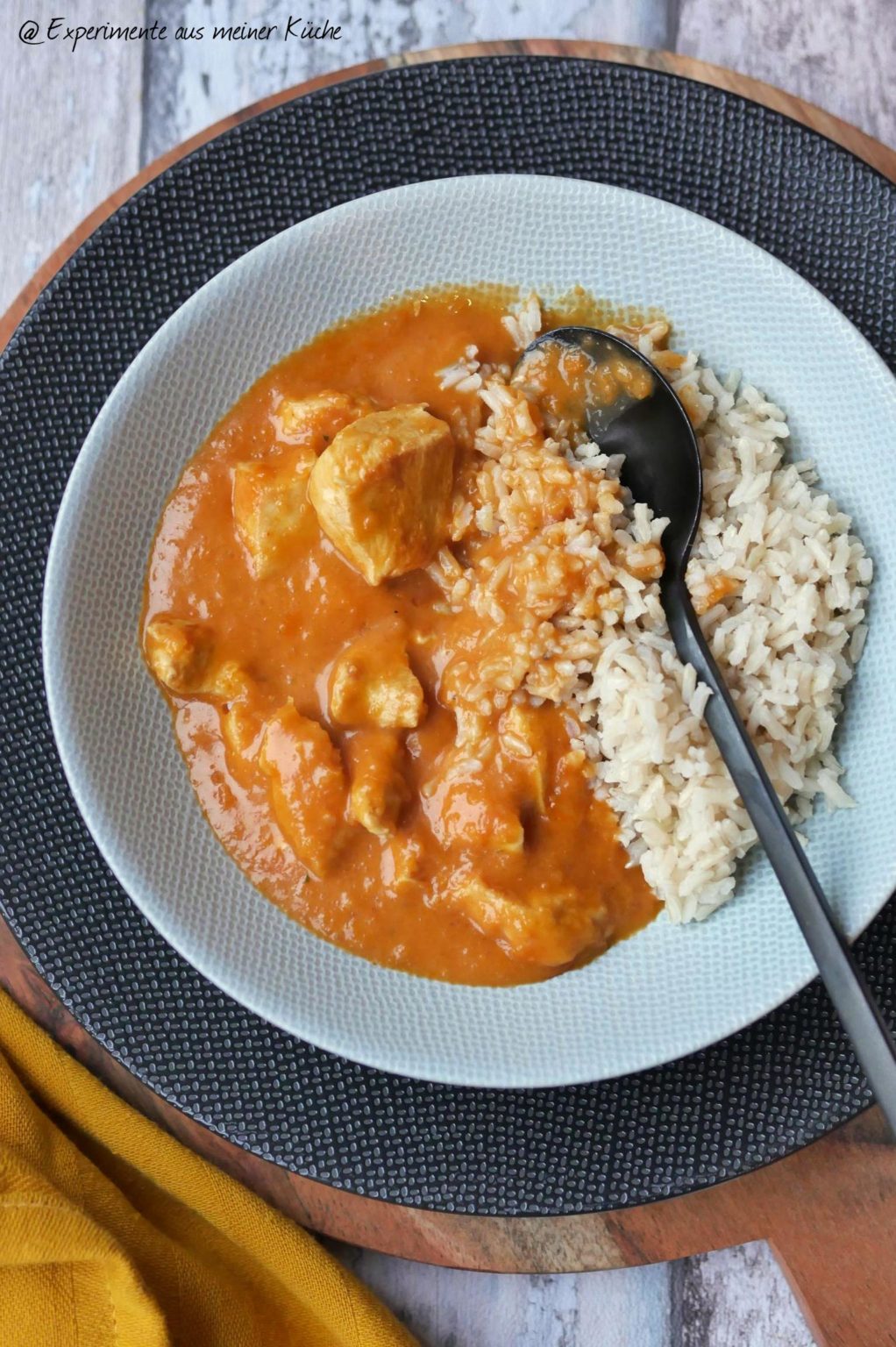 Hähnchen in Zwiebel-Rahm-Soße