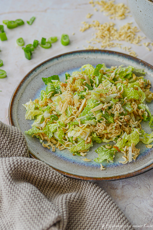 Yum Yum Salat mit Chinakohl