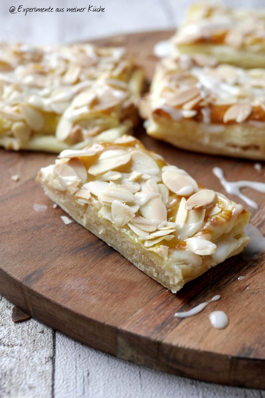 Süße Blätterteigtaschen mit Marzipan