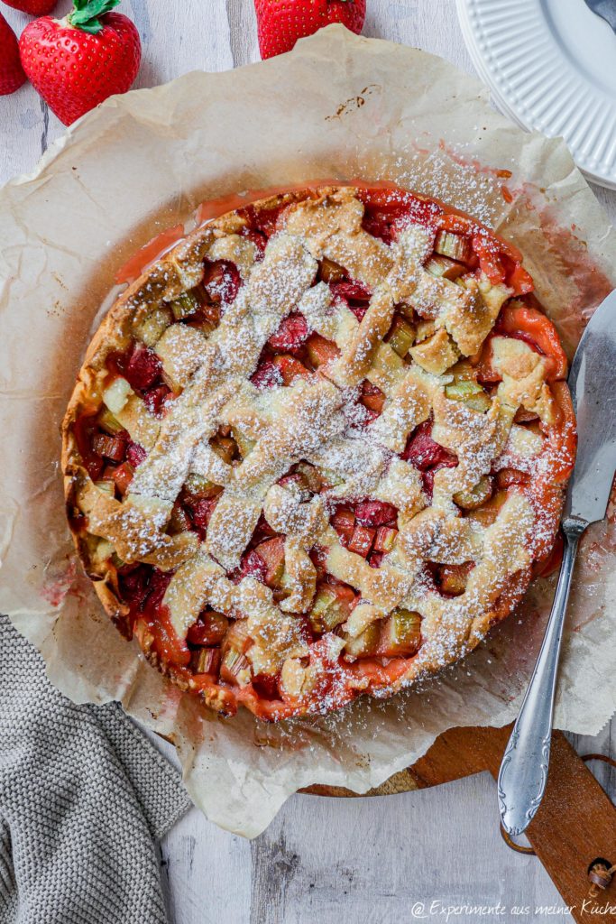 Erdbeer-Rhabarber-Pie | Rezept | Backen | Kuchen